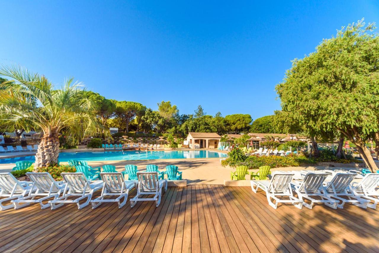Chalets met buitenkeuken op Camping Leï Suves - JoyCasa Roquebrune-sur-Argens Eksteriør bilde