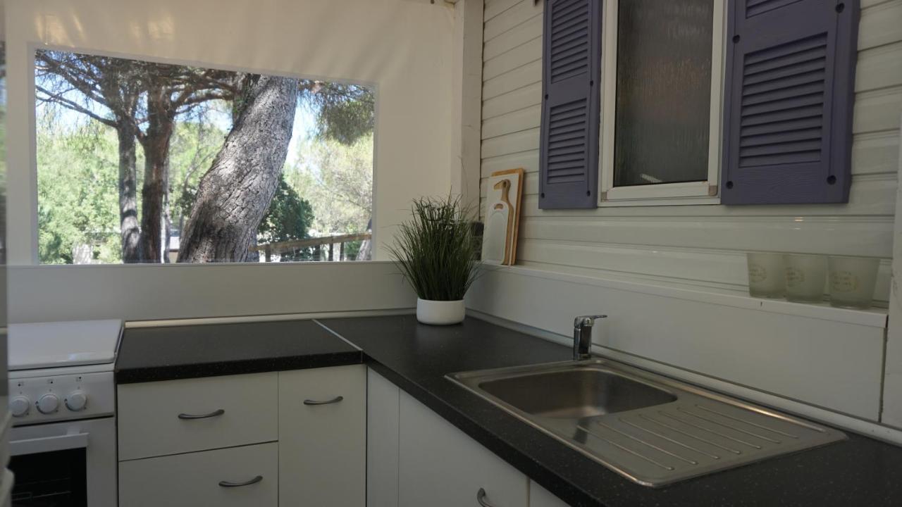 Chalets met buitenkeuken op Camping Leï Suves - JoyCasa Roquebrune-sur-Argens Eksteriør bilde