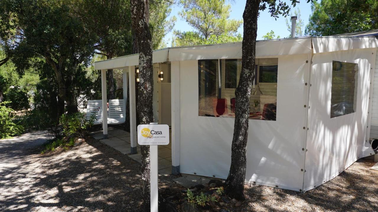 Chalets met buitenkeuken op Camping Leï Suves - JoyCasa Roquebrune-sur-Argens Eksteriør bilde