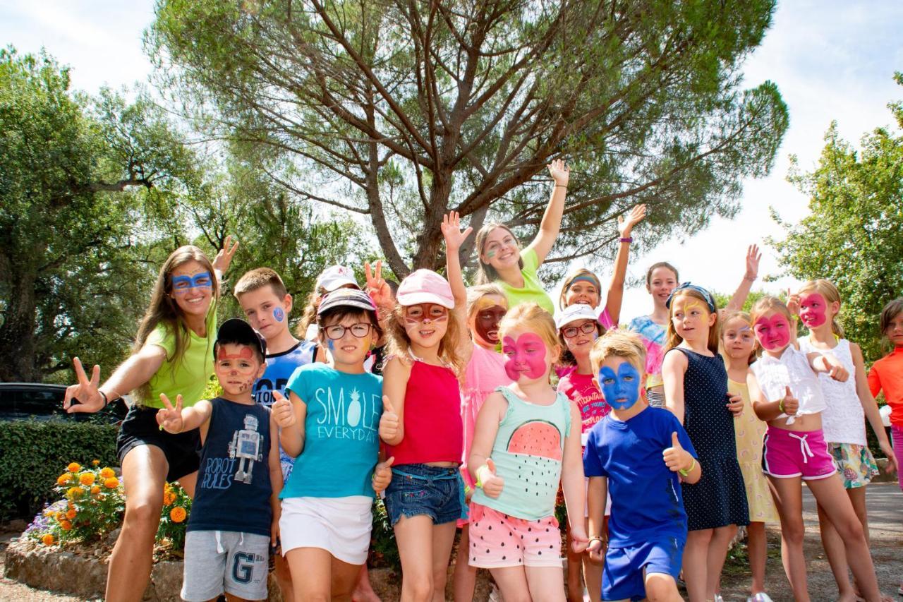 Chalets met buitenkeuken op Camping Leï Suves - JoyCasa Roquebrune-sur-Argens Eksteriør bilde