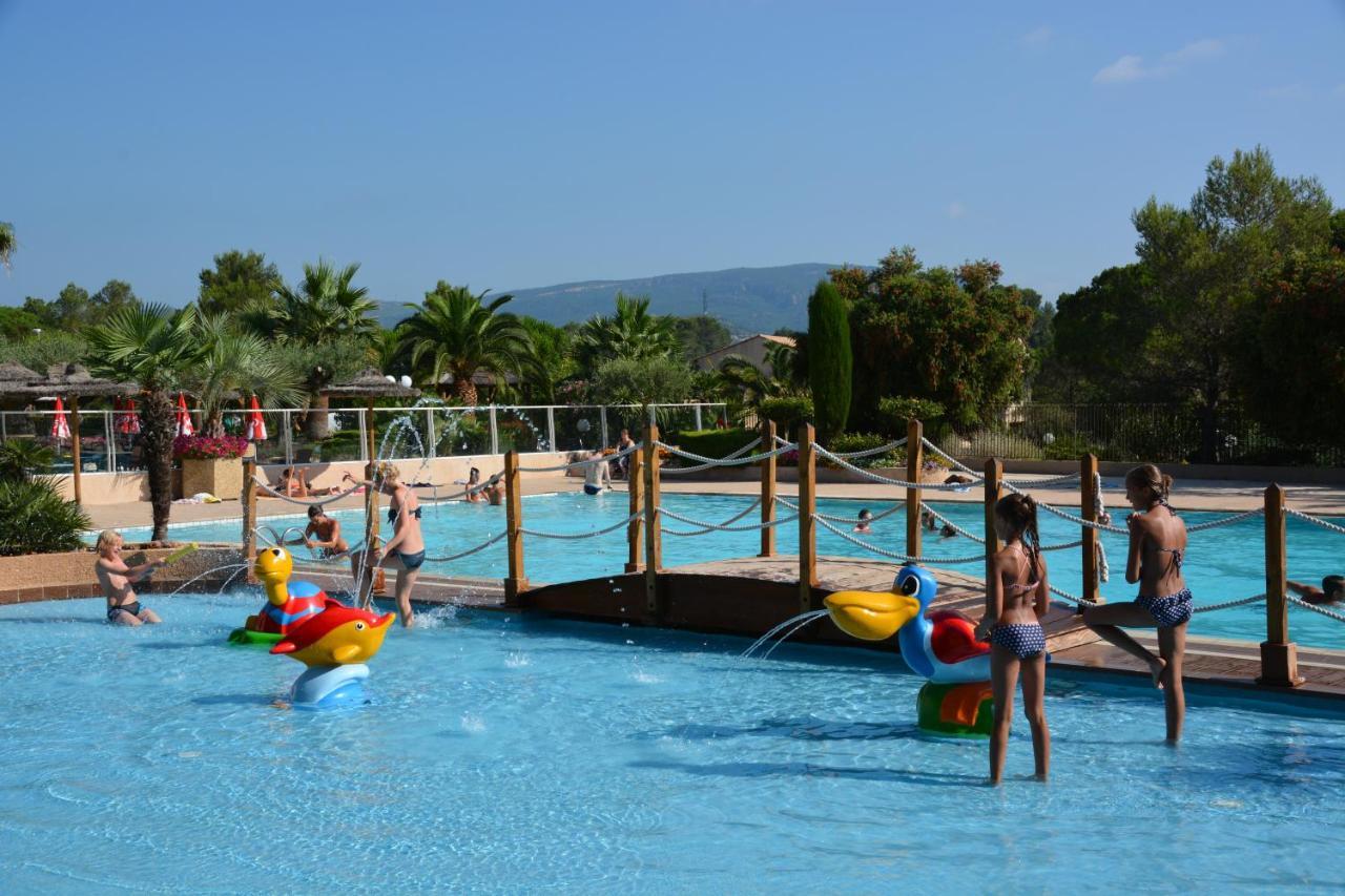 Chalets met buitenkeuken op Camping Leï Suves - JoyCasa Roquebrune-sur-Argens Eksteriør bilde