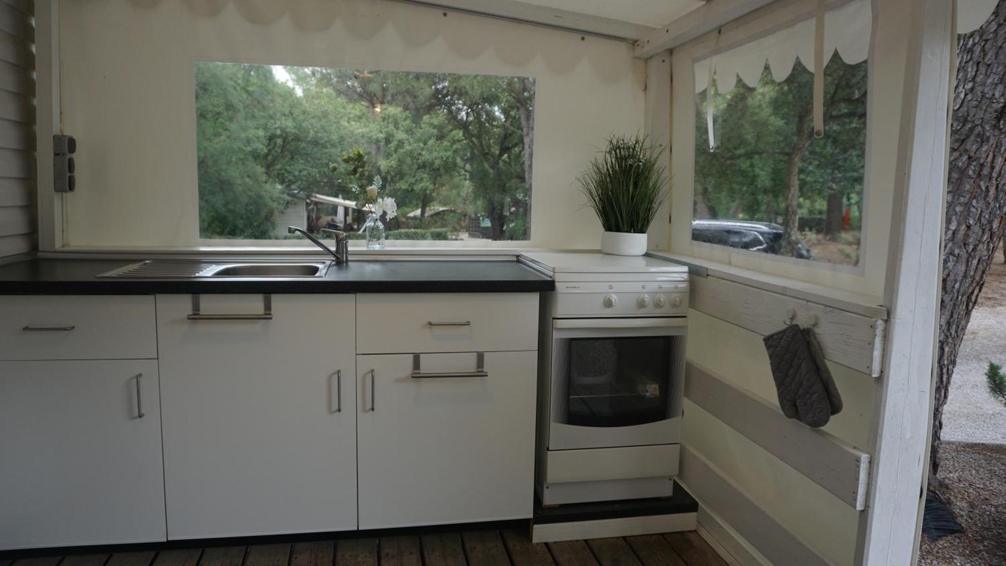 Chalets met buitenkeuken op Camping Leï Suves - JoyCasa Roquebrune-sur-Argens Eksteriør bilde